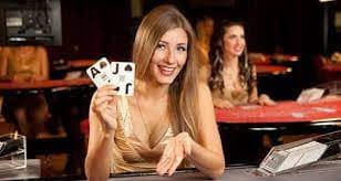 Simbol-simbol penting dalam Wolf Gold Tampilan gulungan Wolf Gold dengan simbol liar dan scatter